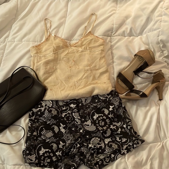 Abercrombie & Fitch Ivory Sleeveless Tank Top - Pending